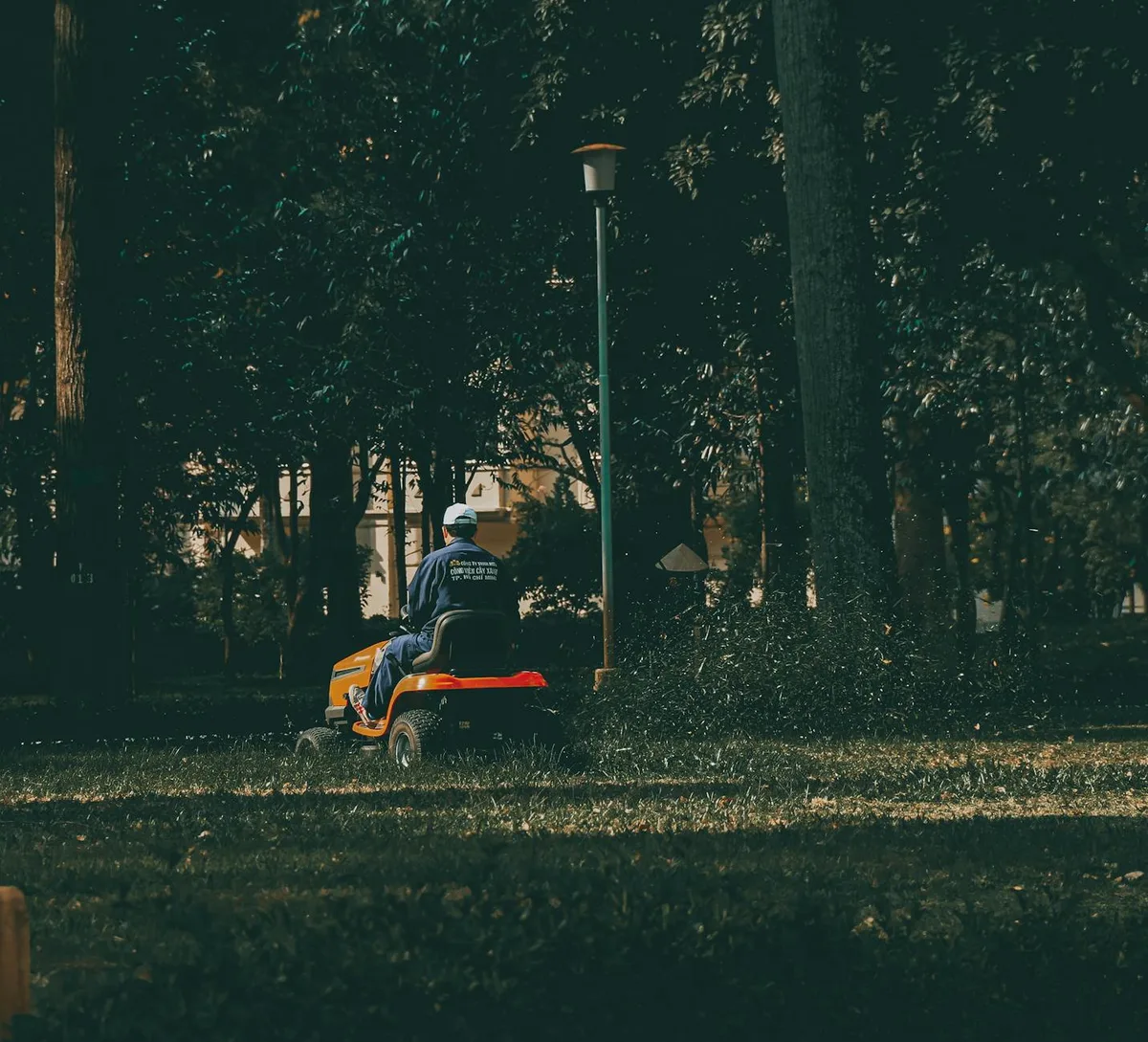 best time of year to buy riding mower