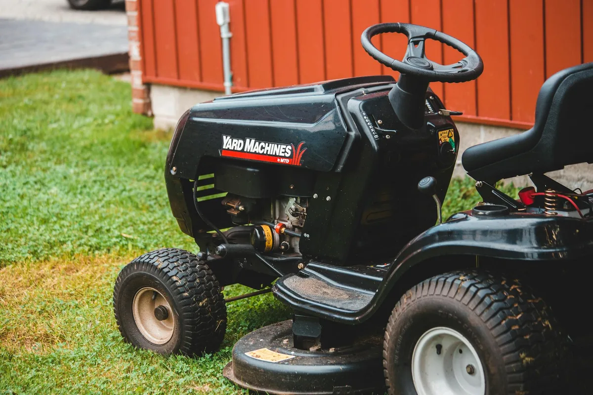 gas vs electric lawn mower comparison